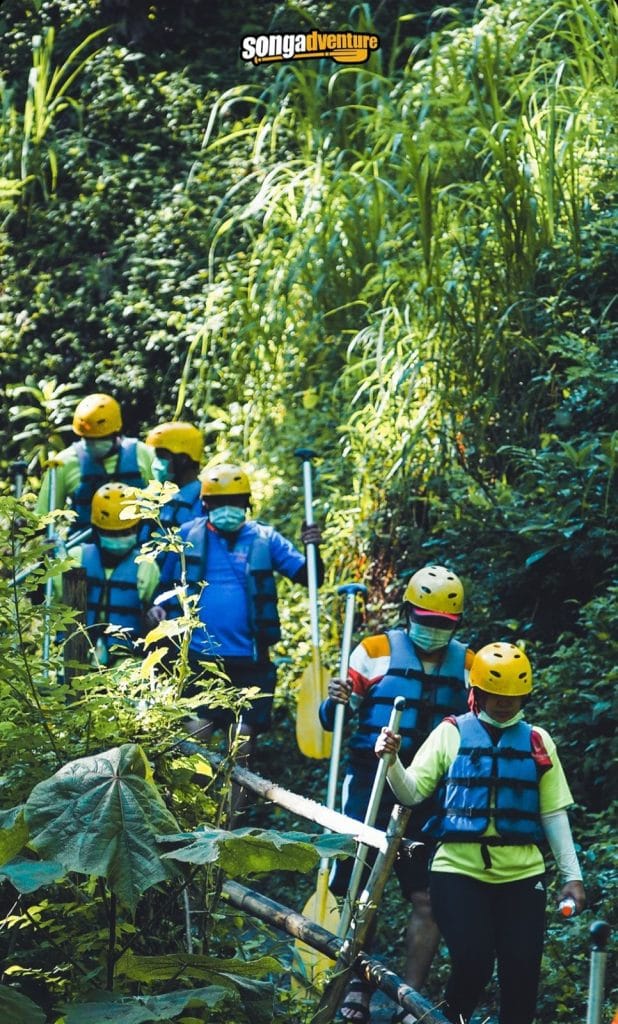 Rafting di songa adventure tentunya sangat aman. Karena prioritas kami adalah keamanan anda.