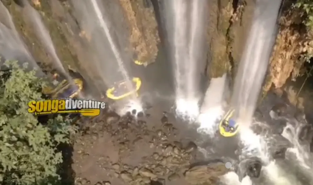 songa atas memiliki durasi waktu tempuh 2,5 -3 jam dengan pemandangan yang sangat menakjubkan